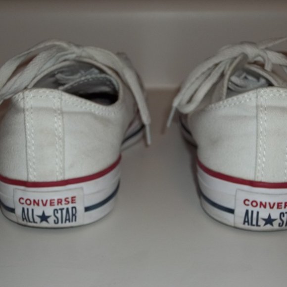 Converse All Star Chuck Taylor Classic Low Top White Sneakers Mens- 7 Womens- 9 - Picture 3 of 12